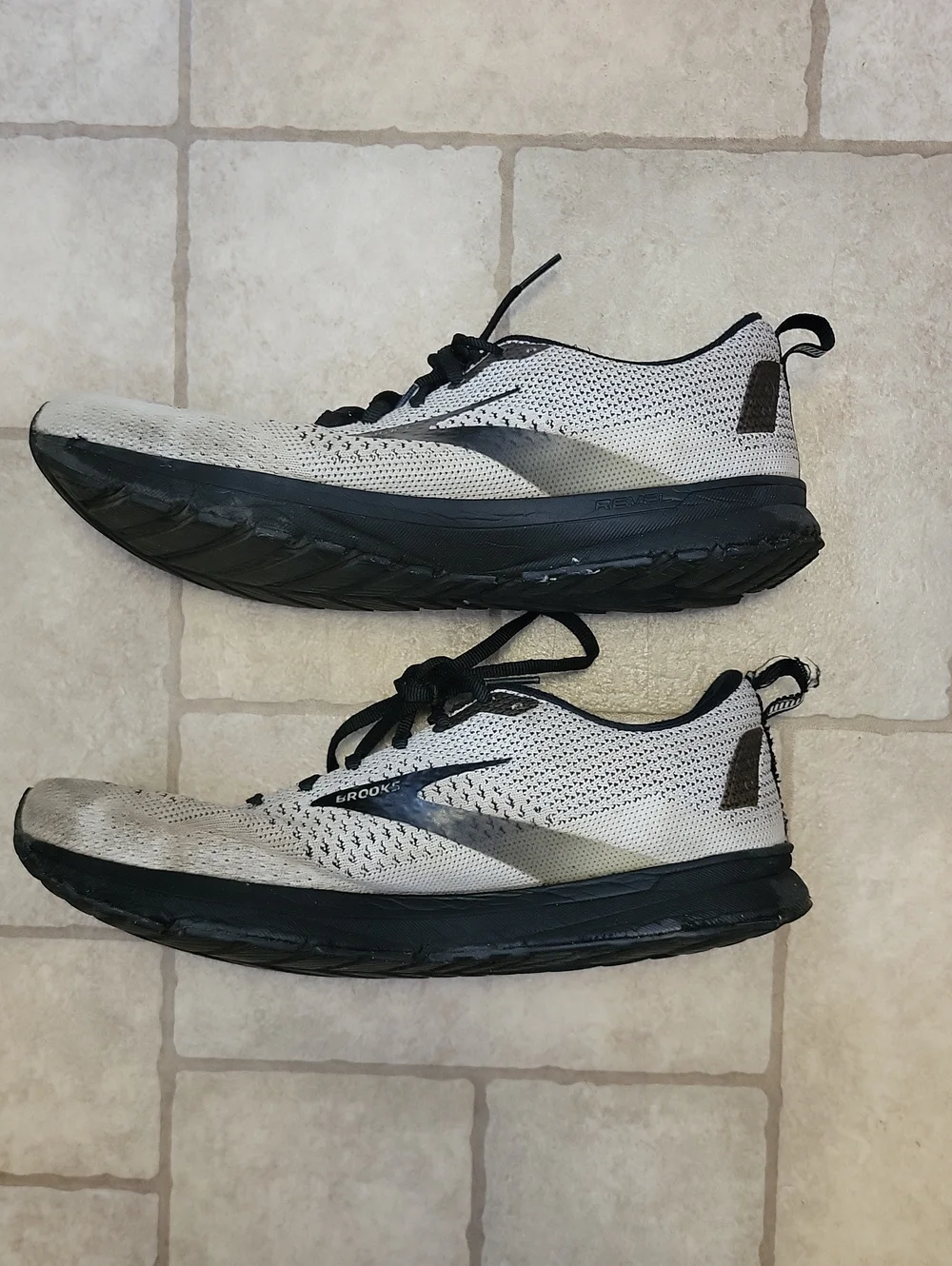 Brooks Revel 4 Running Shoes 9.5
